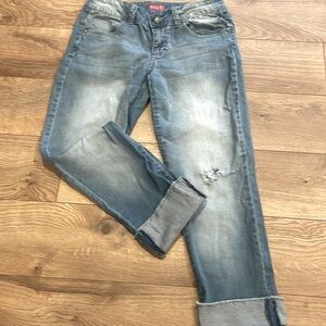 Distressed ankle jeans